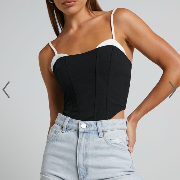 SHOWPO BONNE TOP - FAUX BRA DETAIL PANELLED CORSET TOP IN BLACK AND WHITE - Picture 2 of 9